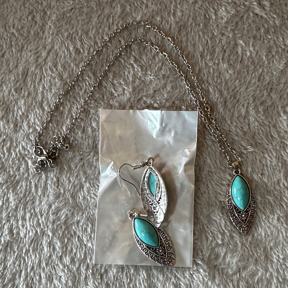 Silver and Turquoise long teardrop Jewelry Set